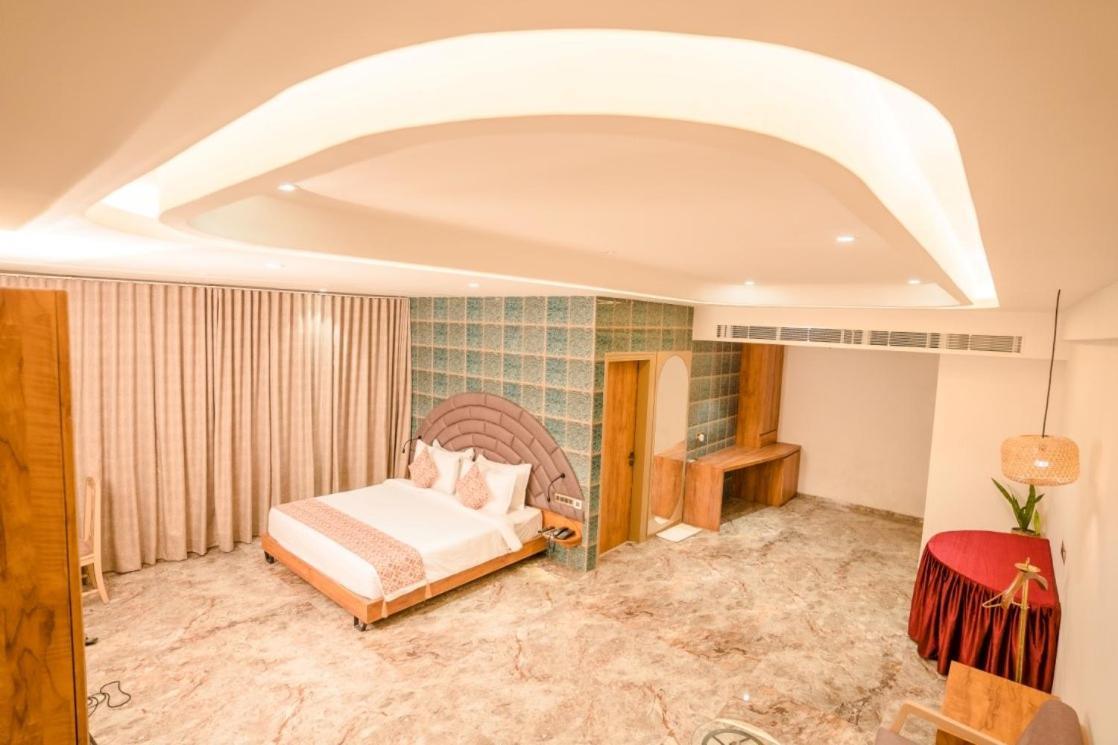 Hotel Mirana , Tinsukia Eksteriør bilde